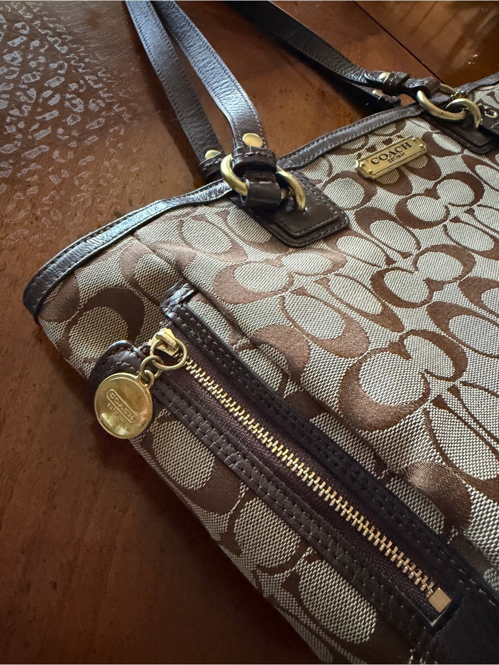 Coach Gallery Signature Zip Tote - Picture 2 of 12